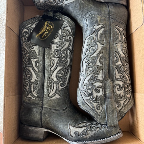 Black and Silver Western Cowgirl Boots - Picture 2 of 10
